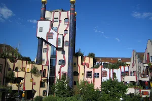 Hundertwasserhaus Plochingen "Wohnen unterm Regenturm" image