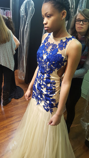 Bridal Shop «Regiss Bridal & Prom - Louisville», reviews and photos, 4216 Outer Loop, Louisville, KY 40219, USA