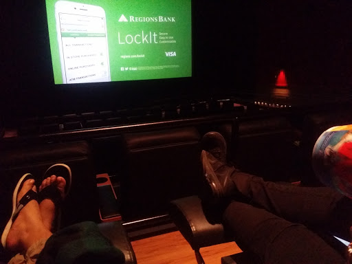 Movie Theater «Regal Cinemas Shiloh Crossing 18», reviews and photos, 10400 E. US 36, Avon, IN 46168, USA