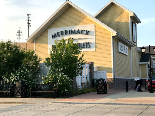 Shopping Mall «Merrimack Premium Outlets», reviews and photos, 80 Premium Outlets Blvd, Merrimack, NH 03054, USA