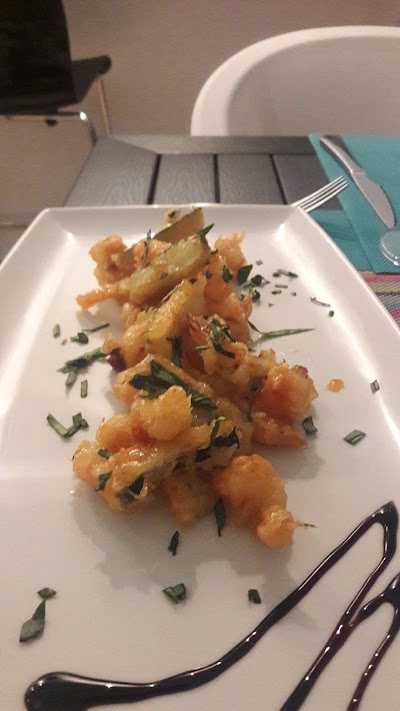 Photos of Holiday bar and food