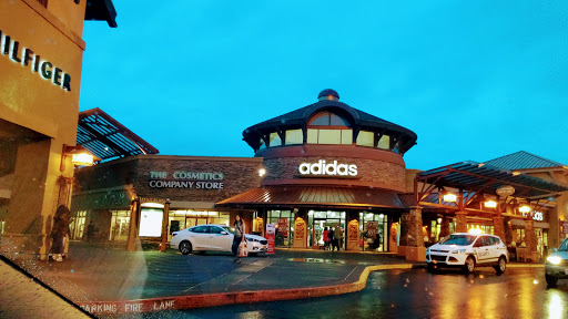 Sporting Goods Store «adidas Outlet Store Woodburn», reviews and photos, 1001 N Arney Rd Ste 400, Woodburn, OR 97071, USA