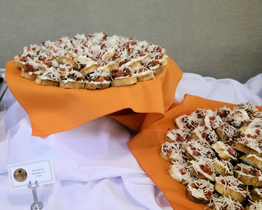 Restaurant «Oak Barrel of Eagle Restaurant and Sports Lounge», reviews and photos, 1065 E Winding Creek Dr, Eagle, ID 83616, USA