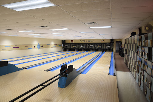 Bowling Alley «Lucky 6 Lanes», reviews and photos, 2192 US-6, Marengo, IA 52301, USA
