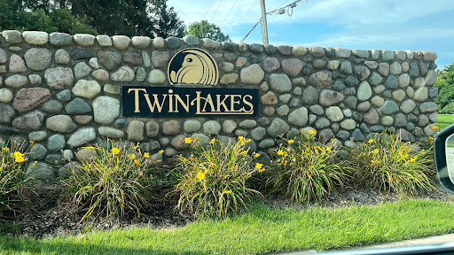 Golf Club «Twin Lakes Golf & Swim Club», reviews and photos, 455 Twin Lakes Dr, Oakland Charter Township, MI 48363, USA