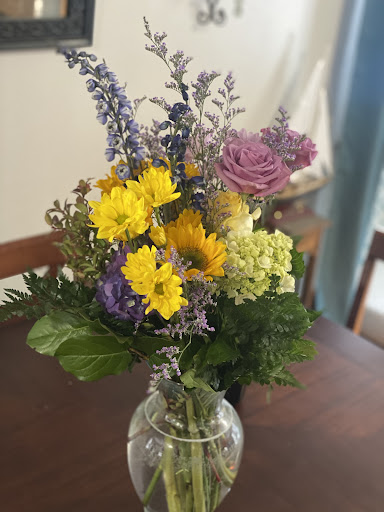 Florist «Colonial Flower Shoppe», reviews and photos, 611 Main St, Somers, CT 06071, USA