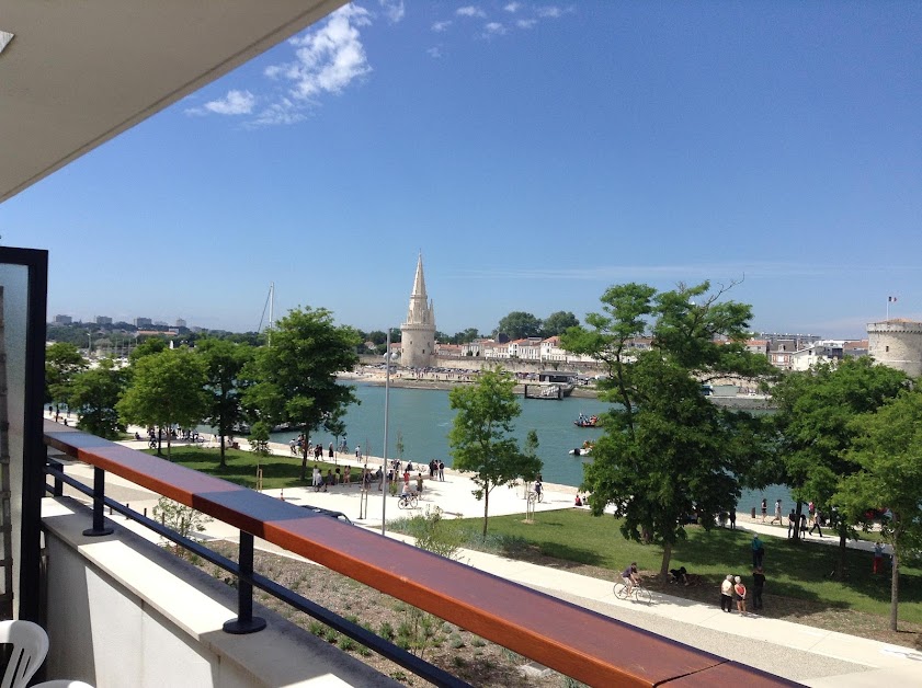 Meublé Les 2 Tours - Location de Vacances La Rochelle à La Rochelle (Charente-Maritime 17)