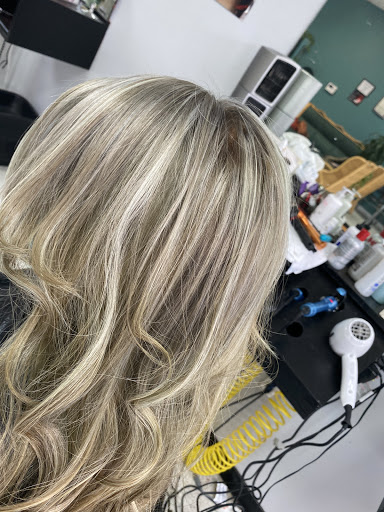 Beauty Salon «Tres Latinas Beauty Salon», reviews and photos, 788 Normandy St, Houston, TX 77015, USA