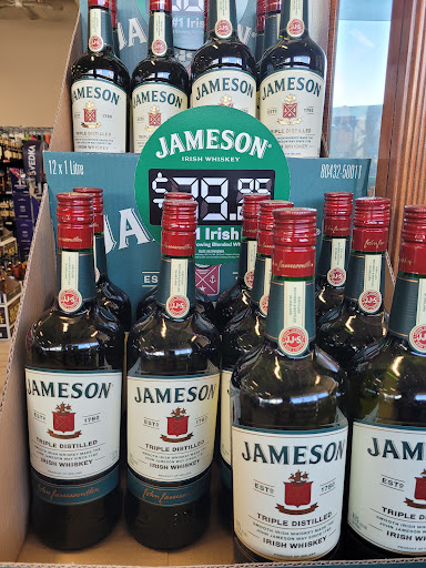 Liquor Store «Santiam Liquor Store», reviews and photos, 2530 Pacific Blvd SE, Albany, OR 97322, USA