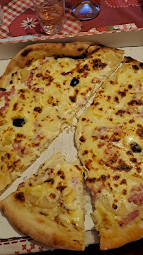 Plats et boissons du Pizzeria Le Carillon à Saint-Martin-d'Uriage - n°12