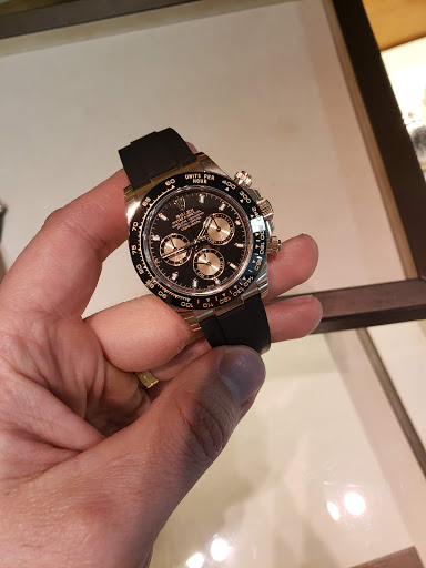 Shopping Mall «Orchard Mall Shopping Center», reviews and photos, 6337 Orchard Lake Rd, West Bloomfield Township, MI 48322, USA