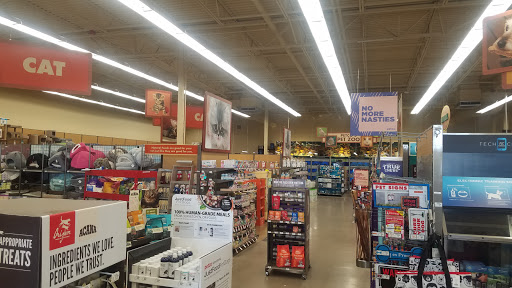 Pet Supply Store «Petco Animal Supplies», reviews and photos, 28400 Dequindre Rd, Warren, MI 48092, USA