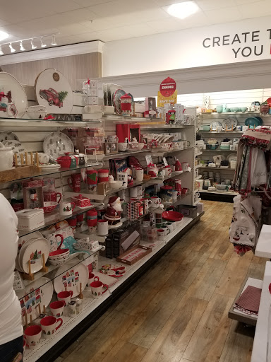 Department Store «HomeGoods», reviews and photos, 1945 W Lumsden Rd, Brandon, FL 33511, USA