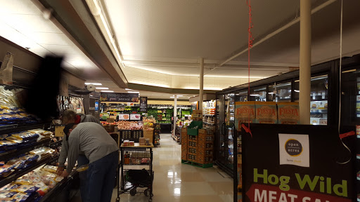 Grocery Store «D & W Fresh Market», reviews and photos, 2103 Parkview Ave, Kalamazoo, MI 49008, USA