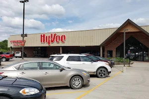 Hy-Vee Grocery Store image