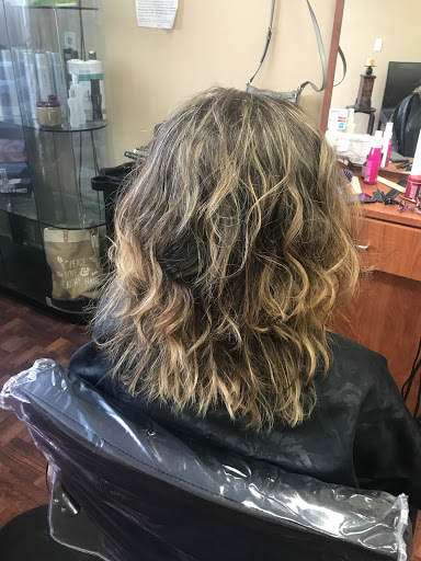 Hair Salon «B & B Hair Salon Hair LLC.», reviews and photos, 57 Auburn St, Largo, FL 33770, USA