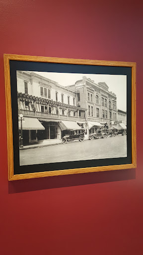 Coffee Shop «The Coffee Bean & Tea Leaf», reviews and photos, 528 Orange St, Redlands, CA 92374, USA