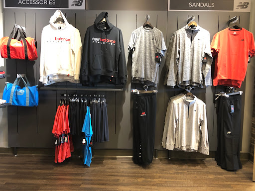 Shoe Store «New Balance Fairlawn», reviews and photos, 2691 W Market St, Fairlawn, OH 44333, USA