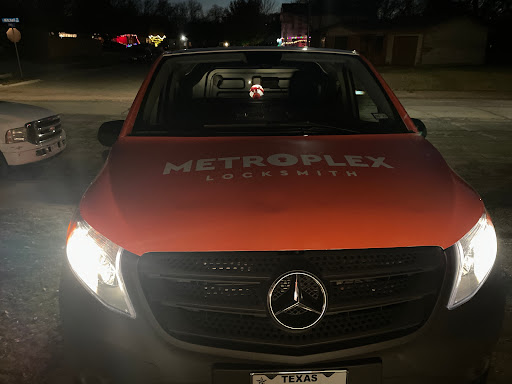 Locksmith «Metroplex Locksmith», reviews and photos, 3701 S Cooper St #250, Arlington, TX 76015, USA