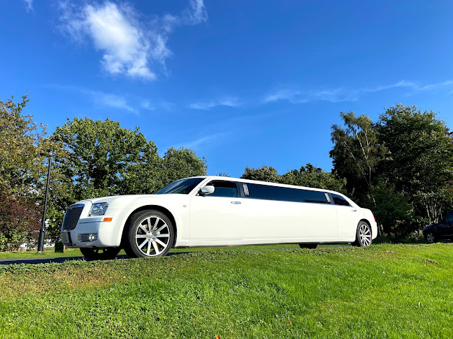Lavish Limos & Wedding Car Hire - Car rental agency