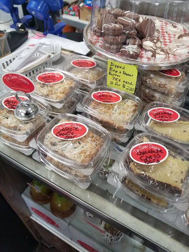 Dessert Shop «Sweet Shoppe Dessert Cafe», reviews and photos, 100 S Lincoln Blvd, Hodgenville, KY 42748, USA