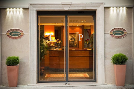 Hotel La Pace - Experience Via Abruzzi, 16, 03043 Cassino FR, Italia