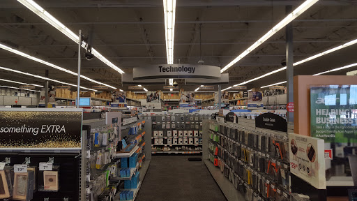 Office Supply Store «Staples», reviews and photos, 6104 Sepulveda Blvd, Van Nuys, CA 91411, USA