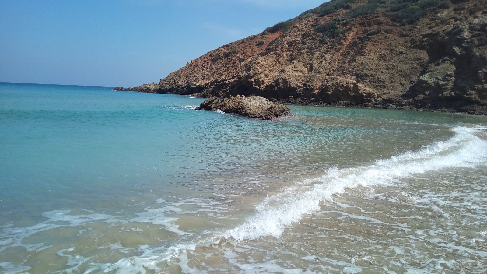 Φωτογραφία του Tibouda beach άγρια περιοχή