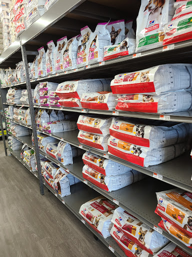 Pet Supply Store «Pet Supplies Plus», reviews and photos, 5348 Dixie Hwy, Waterford Twp, MI 48329, USA