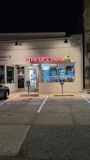 Shipping and Mailing Service «The UPS Store», reviews and photos, 11 S Angell St, Providence, RI 02906, USA