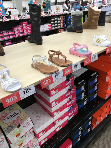 Shoe Store «Off Broadway Shoe Warehouse», reviews and photos, 425 Ernest W Barrett Pkwy NW #4000, Kennesaw, GA 30144, USA