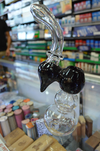 Tobacco Shop «American Smoke & Vape», reviews and photos, 217 E Army Trail Rd, Glendale Heights, IL 60139, USA