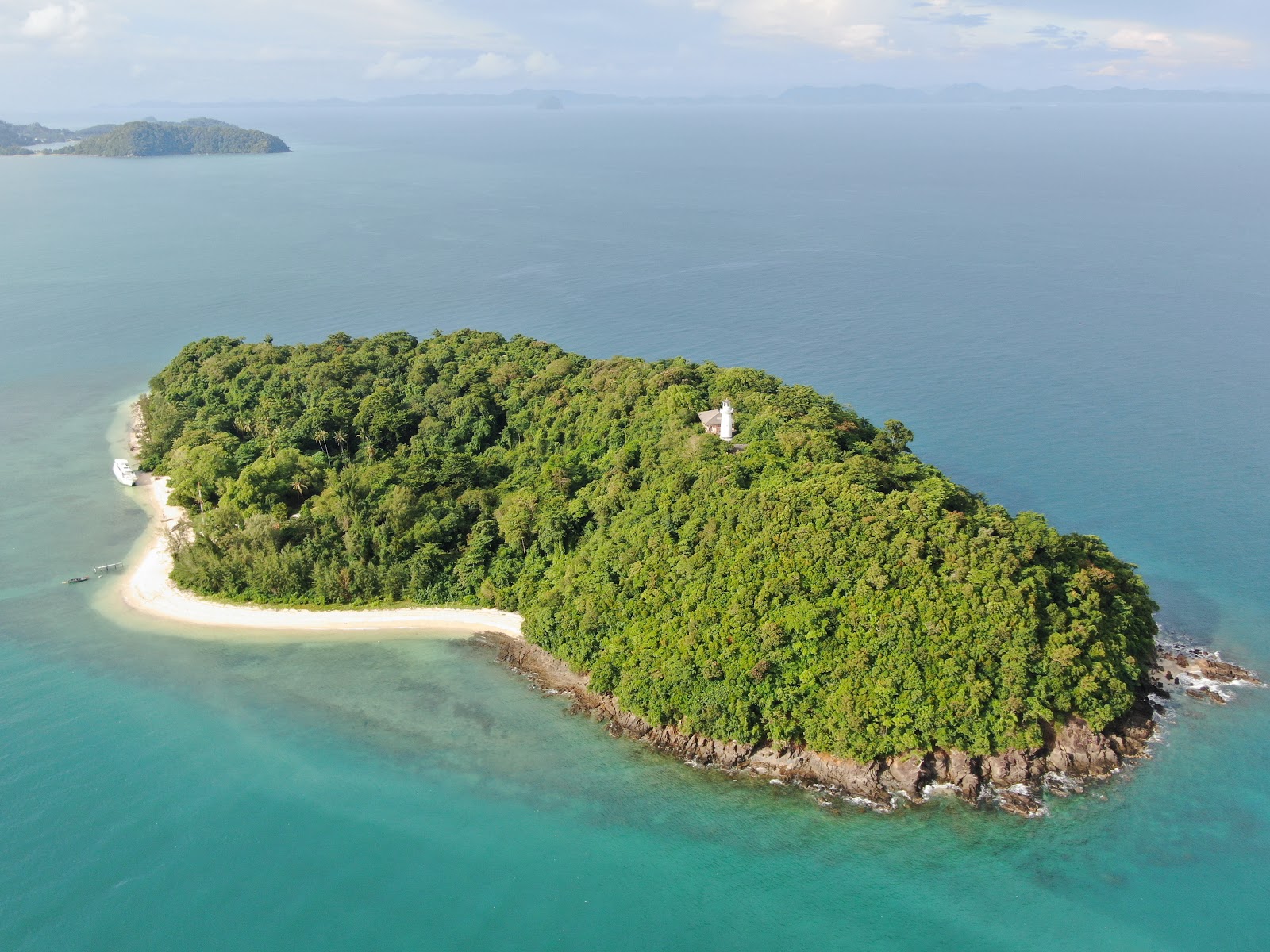 Koh Tapao Noi Beach的照片 带有米色沙子表面