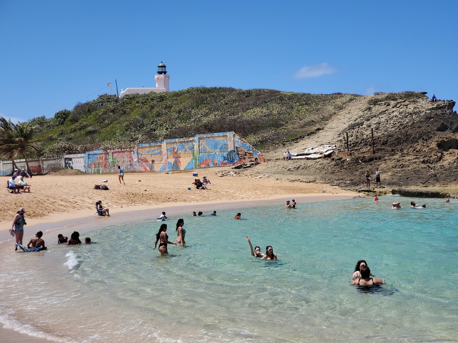 Foto de Casi Pesca beach com meios de comunicação nível de limpeza