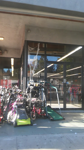 Thrift Store «Thrift Center», reviews and photos, 820 E Shields Ave, Fresno, CA 93704, USA