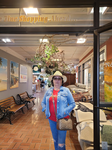 Shopping Mall «Fancy Fair Mall», reviews and photos, 830 W Main St, Lake Geneva, WI 53147, USA