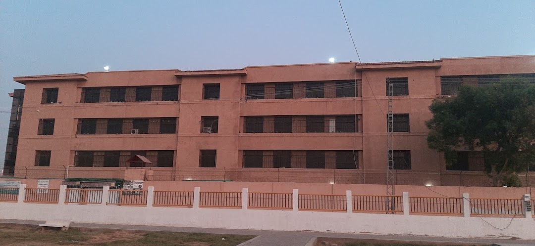City School, Qasimabad, London town