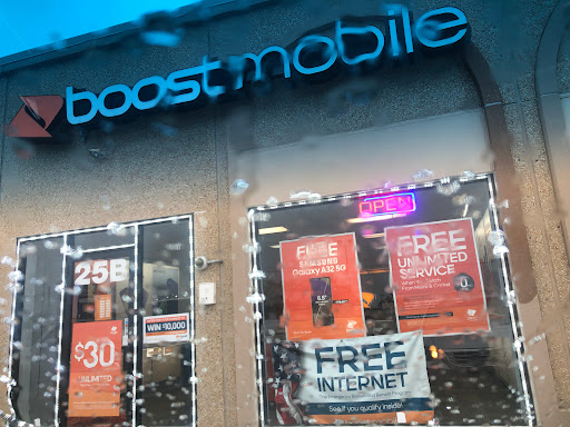 Telecommunications Service Provider «Boost Mobile Store by SN Wireless», reviews and photos, 200 N Springboro Pike, Dayton, OH 45459, USA