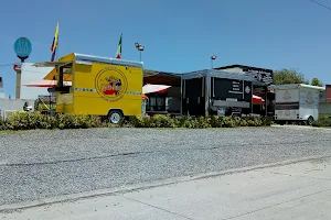 La estacíon de los food trucks image