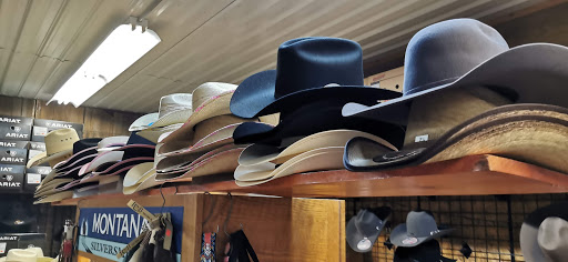 Tack Shop «R Bar B Saddle Tack & Trailer», reviews and photos, 3256 NE 39th St, Topeka, KS 66617, USA