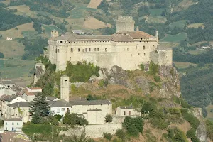 Castle of Bardi image