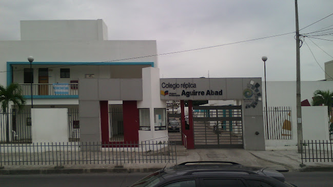 Colegio Réplica Aguirre Abad - Guayaquil