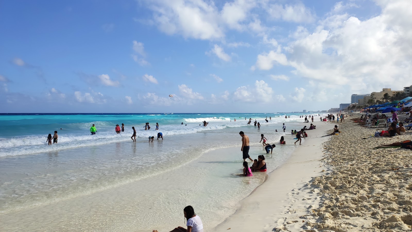 Φωτογραφία του Παραλία Μάρλιν με καθαρό νερό επιφάνεια
