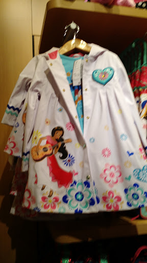 Toy Store «Disney Store», reviews and photos, 108 N State St, Chicago, IL 60602, USA