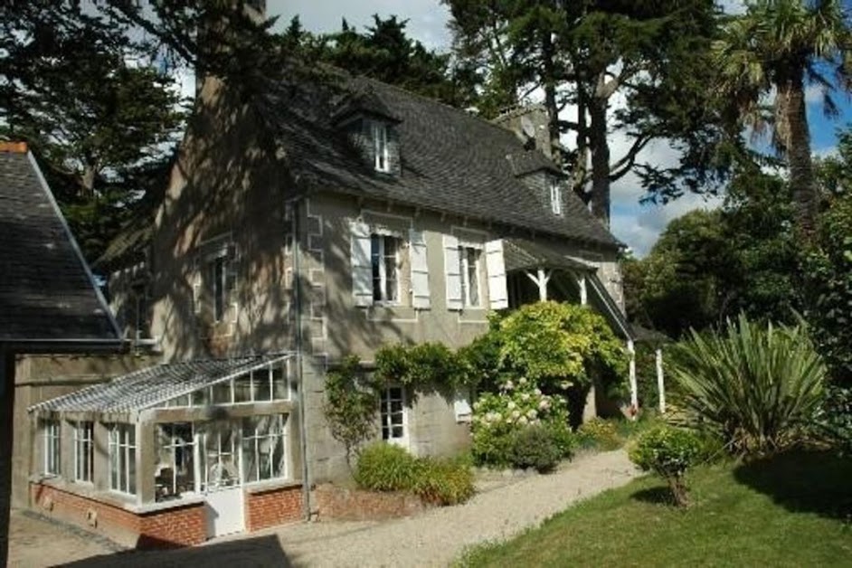 SAINT EFFAM:Grande maison face à la mer Location de vacances(Parc de Tregomer, Côte de Granit Rose) à Plestin-les-Grèves ( )