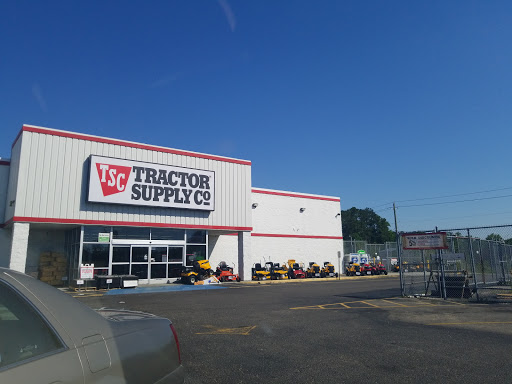 Home Improvement Store «Tractor Supply Co.», reviews and photos, 26 Whites Crossing Ln, Whiteville, NC 28472, USA