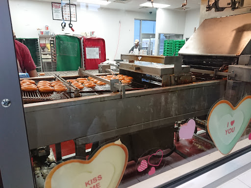 Bakery «Krispy Kreme Doughnuts», reviews and photos, 208 W 14 Mile Rd, Troy, MI 48083, USA