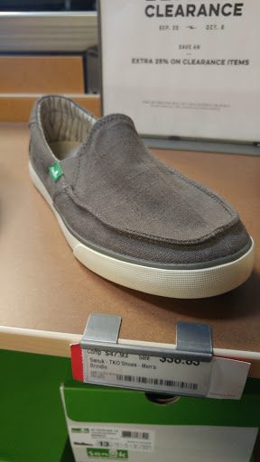 Camping Store «REI», reviews and photos, 766 E Big Beaver Rd, Troy, MI 48083, USA