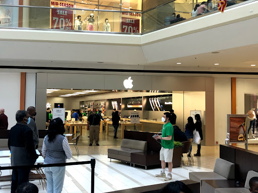 Apple Fair Oaks, 11750 Fair Oaks Mall, Fairfax, VA 22033, USA, 