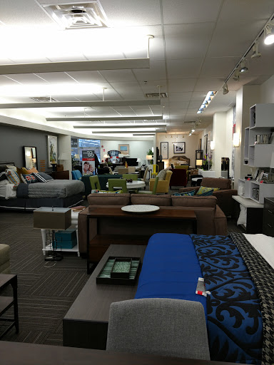 CORT Furniture Rental & Clearance Center, 4698 Great Northern Blvd, North Olmsted, OH 44070, USA, 